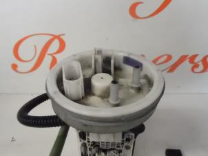 Gebruikte Opvoerpomp Audi A4 Avant Quattro (B6) 2.5 TDI V6 24V Prijs € 50,00 Margeregeling aangeboden door Autorecycling Reuvers B.V.