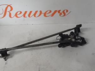 Gebruikte Ruitenwismotor + Mechaniek Mazda 626 (GF12) 2.0i 16V GLX Prijs € 35,00 Margeregeling aangeboden door Autorecycling Reuvers B.V.