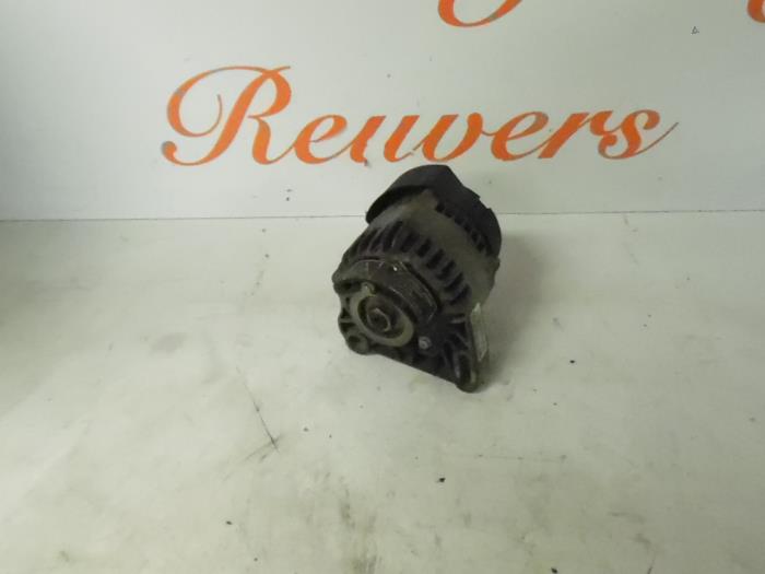 Gebruikte Dynamo Fiat Bravo (182A) 1.2 16V Prijs € 30,00 Margeregeling aangeboden door Autorecycling Reuvers B.V.