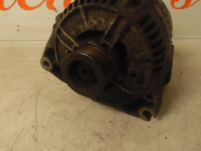 Dynamo van een Saab 9-3 I (YS3D) 2.2 TiD Kat. 2001