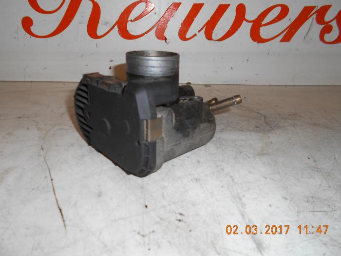 Gebruikte Gasklephuis Volkswagen Polo III (6N2) 1.4 Prijs € 50,00 Margeregeling aangeboden door Autorecycling Reuvers B.V.