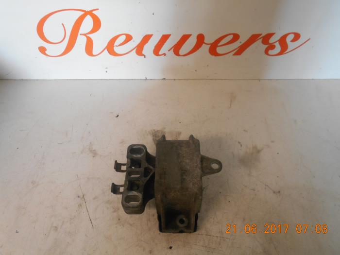 Gebruikte Motorrubber Volkswagen Golf IV (1J1) 1.9 TDI 110 Prijs € 25,00 Margeregeling aangeboden door Autorecycling Reuvers B.V.