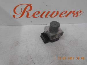 Gebruikte ABS Pomp Ford Mondeo III Wagon 2.0 TDCi 115 16V Prijs € 125,00 Margeregeling aangeboden door Autorecycling Reuvers B.V.