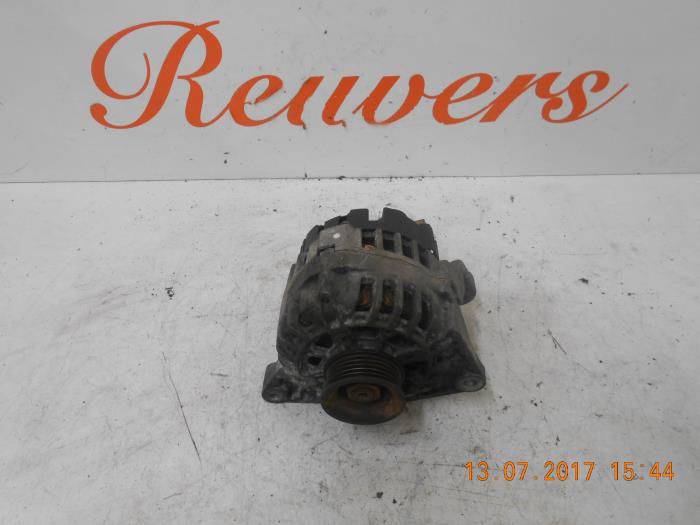 Gebruikte Dynamo Audi A4 Avant (B6) 1.9 TDI PDE 130 Prijs € 35,00 Margeregeling aangeboden door Autorecycling Reuvers B.V.
