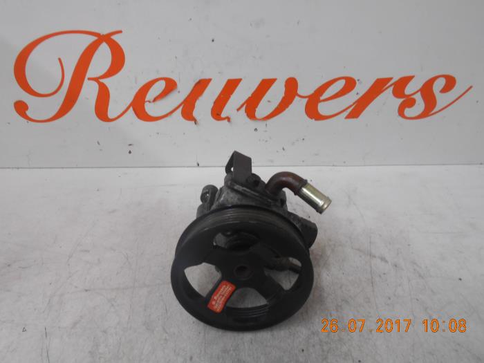 Gebruikte Servopomp Toyota Avensis (T22) 1.6 16V VVT-i Prijs € 125,00 Margeregeling aangeboden door Autorecycling Reuvers B.V.