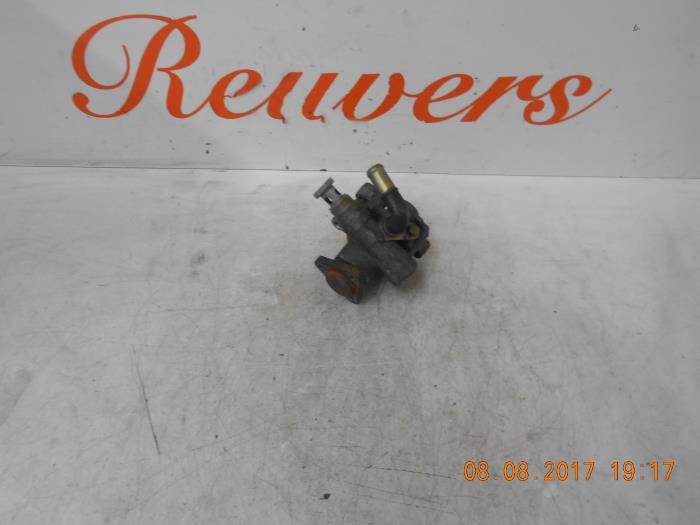 Gebruikte Pomp Servo Volkswagen Passat (3B2) 2.3 VR5 Prijs € 50,00 Margeregeling aangeboden door Autorecycling Reuvers B.V.