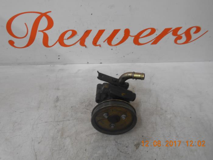 Gebruikte Pomp Servo Rover 200 (RF) 214 Si 1.4 16V Prijs € 50,00 Margeregeling aangeboden door Autorecycling Reuvers B.V.