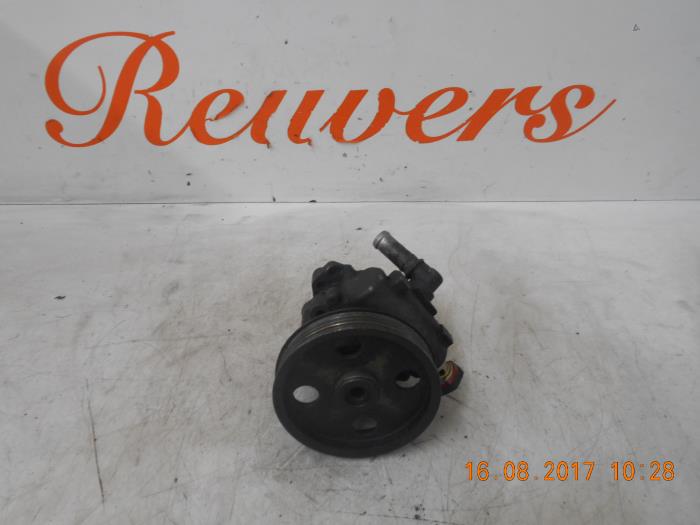 Gebruikte Servopomp Nissan Micra (K11) 1.5 D Prijs € 35,00 Margeregeling aangeboden door Autorecycling Reuvers B.V.