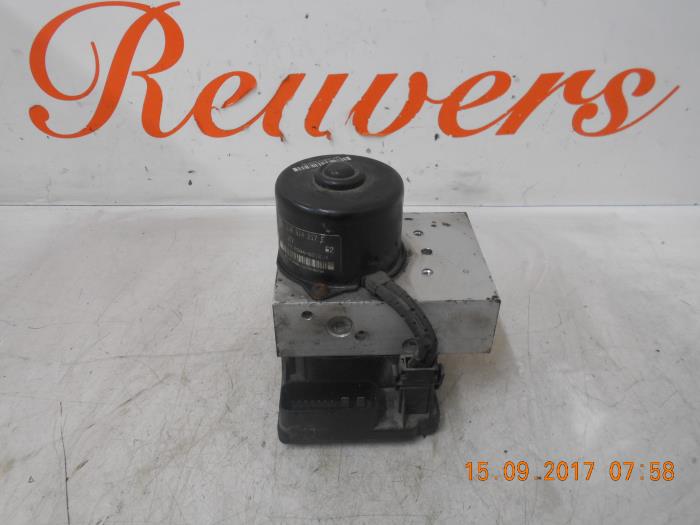 Gebruikte ABS Pomp Volkswagen Golf IV (1J1) 2.0 Prijs € 75,00 Margeregeling aangeboden door Autorecycling Reuvers B.V.