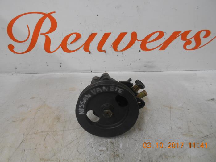 Gebruikte Pomp Servo Nissan Vanette (C23) 2.3 D E/Cargo Prijs € 65,00 Margeregeling aangeboden door Autorecycling Reuvers B.V.