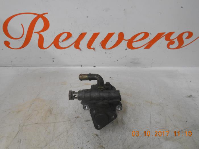 Gebruikte Servopomp Volkswagen Passat (3B3) 2.0 Prijs € 50,00 Margeregeling aangeboden door Autorecycling Reuvers B.V.