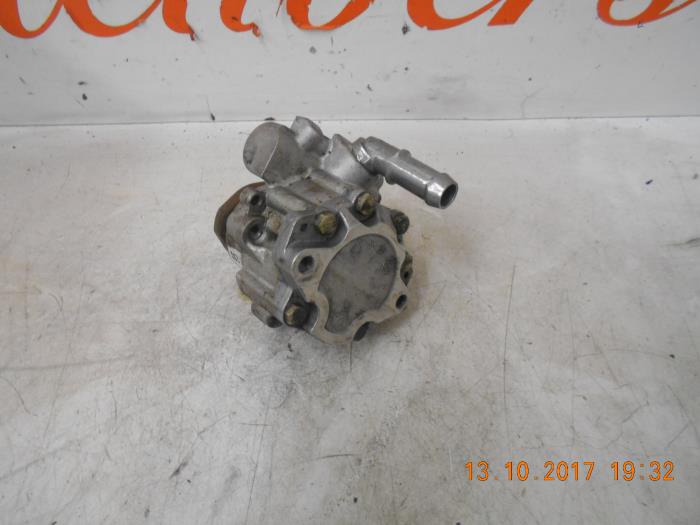 Stuurbekrachtiging Pomp van een Volkswagen Golf IV Variant (1J5) 1.6 2000