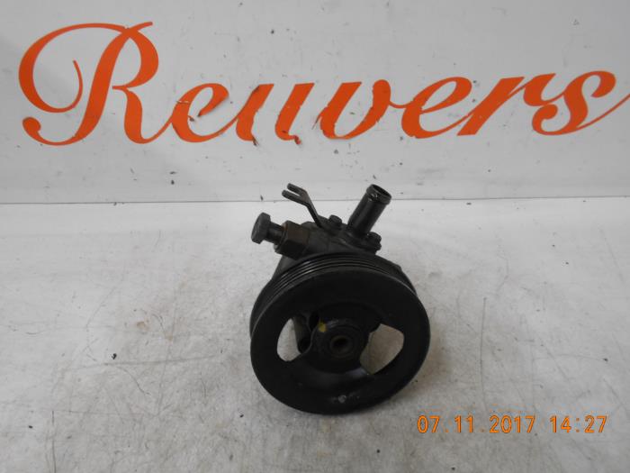 Gebruikte Servopomp Kia Carnival 2 (FIB/FLD) 2.5 V6 24V Prijs € 50,00 Margeregeling aangeboden door Autorecycling Reuvers B.V.