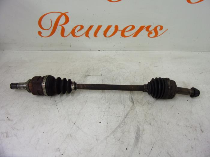 Gebruikte Steekas links-voor Toyota Aygo (B10) 1.0 12V VVT-i Prijs € 35,00 Margeregeling aangeboden door Autorecycling Reuvers B.V.
