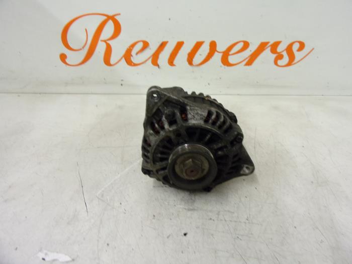 Gebruikte Dynamo Mitsubishi Carisma 1.8 GDI 16V Prijs € 30,00 Margeregeling aangeboden door Autorecycling Reuvers B.V.