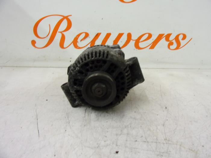 Gebruikte Dynamo Ford Mondeo II Wagon 1.8 TD CLX Prijs € 30,00 Margeregeling aangeboden door Autorecycling Reuvers B.V.