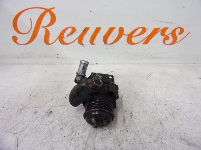 Gebruikte Pomp Servo Ford Mondeo III Wagon 2.0 TDCi 130 16V Prijs € 75,00 Margeregeling aangeboden door Autorecycling Reuvers B.V.