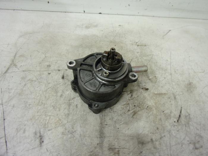 Gebruikte Vacuumpomp (Diesel) Mercedes Vito (639.6) 2.2 109 CDI 16V Prijs € 50,00 Margeregeling aangeboden door Autorecycling Reuvers B.V.