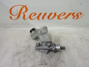 Gebruikte Hoofdremcilinder Renault Twingo II (CN) 1.2 16V Prijs € 25,00 Margeregeling aangeboden door Autorecycling Reuvers B.V.