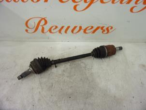 Gebruikte Aandrijfas links-voor Honda Insight (ZE2) 1.3 16V VTEC Prijs € 50,00 Margeregeling aangeboden door Autorecycling Reuvers B.V.