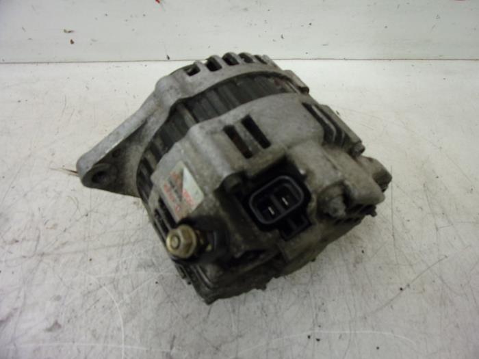 Dynamo van een Kia Rio (DC12) 1.5 16V 2003