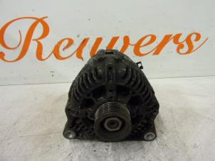 Gebruikte Dynamo Renault Espace (JE) 3.0i V6 24V Prijs € 30,00 Margeregeling aangeboden door Autorecycling Reuvers B.V.