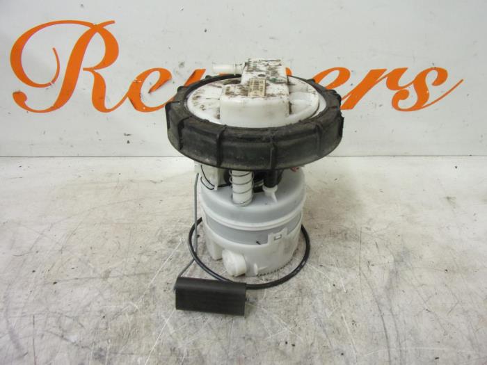 Gebruikte Tank element Pomp Dacia Sandero I (BS) 1.2 16V Prijs € 50,00 Margeregeling aangeboden door Autorecycling Reuvers B.V.