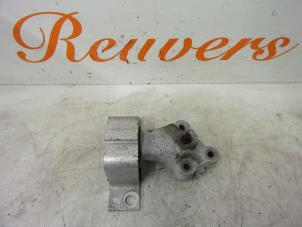 Gebruikte Motorsteun Dacia Sandero I (BS) 1.2 16V Prijs € 25,00 Margeregeling aangeboden door Autorecycling Reuvers B.V.