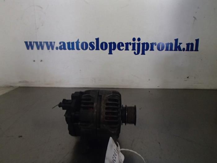 Gebruikte Dynamo Volkswagen Polo III (6N2) 1.4 16V 75 Prijs € 50,00 Margeregeling aangeboden door Autosloopbedrijf Jan Pronk B.V.