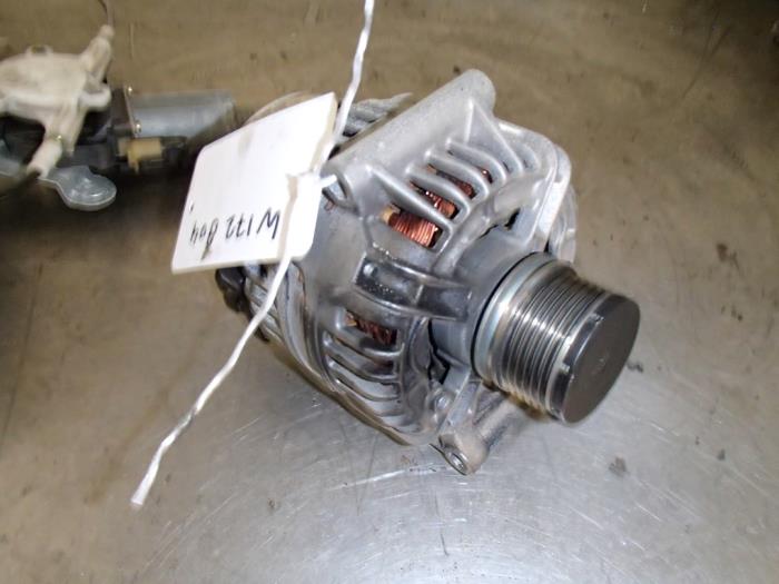 Gebrauchte Dynamo Renault Megane (BA) 1.4 16V Preis € 35,00 Margenregelung angeboten von Autosloopbedrijf Jan Pronk B.V.