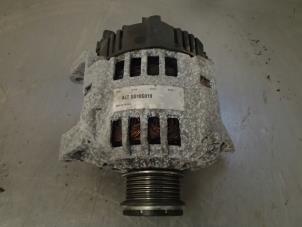 Gebruikte Dynamo Renault Scénic I (JA) 1.9 dTi Prijs € 35,00 Margeregeling aangeboden door Autosloopbedrijf Jan Pronk B.V.