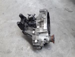 Gebruikte Versnellingsbak Volkswagen Polo IV (9N1/2/3) 1.4 FSI 16V Prijs € 300,00 Margeregeling aangeboden door Autosloopbedrijf Jan Pronk B.V.