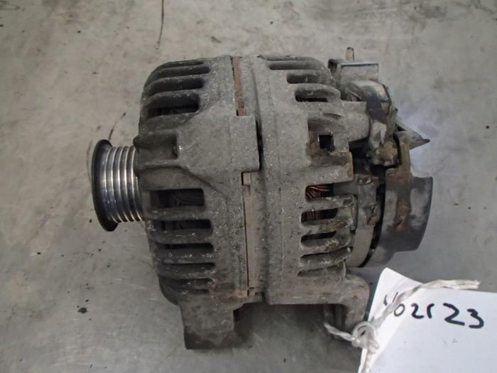 Gebruikte Dynamo Opel Zafira (F75) 2.0 DI 16V Prijs € 40,00 Margeregeling aangeboden door Autosloopbedrijf Jan Pronk B.V.