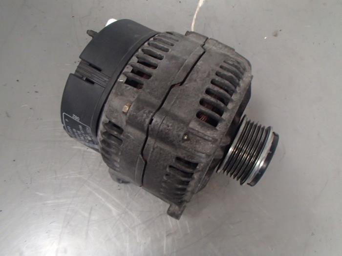 Gebruikte Alternator Chrysler Voyager/Grand Voyager 2.5 TDiC Prijs € 40,00 Margeregeling aangeboden door Autosloopbedrijf Jan Pronk B.V.