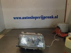 Gebruikte Koplamp rechts Volkswagen Polo III (6N1) 1.4i 60 Prijs € 25,00 Margeregeling aangeboden door Autosloopbedrijf Jan Pronk B.V.