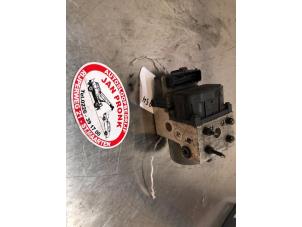 Gebruikte ABS Pomp Honda Civic (EP/EU) 1.7 CTDi 16V Prijs € 50,00 Margeregeling aangeboden door Autosloopbedrijf Jan Pronk B.V.