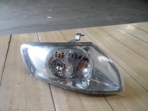 Gebruikte Pinker rechts Mazda 626 Prijs € 10,00 Margeregeling aangeboden door Autosloopbedrijf Jan Pronk B.V.