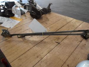 Gebruikte Ruitenwis Mechaniek Mazda 626 (GW19) 2.0 DiTD 16V Prijs € 30,00 Margeregeling aangeboden door Autosloopbedrijf Jan Pronk B.V.