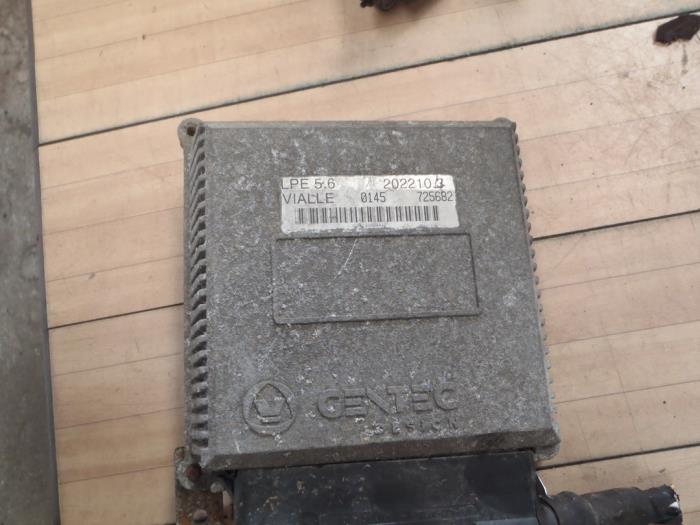 Gebruikte LPI Module Volvo S60 I (RS/HV) 2.4 20V 140 Prijs € 40,00 Margeregeling aangeboden door Autosloopbedrijf Jan Pronk B.V.