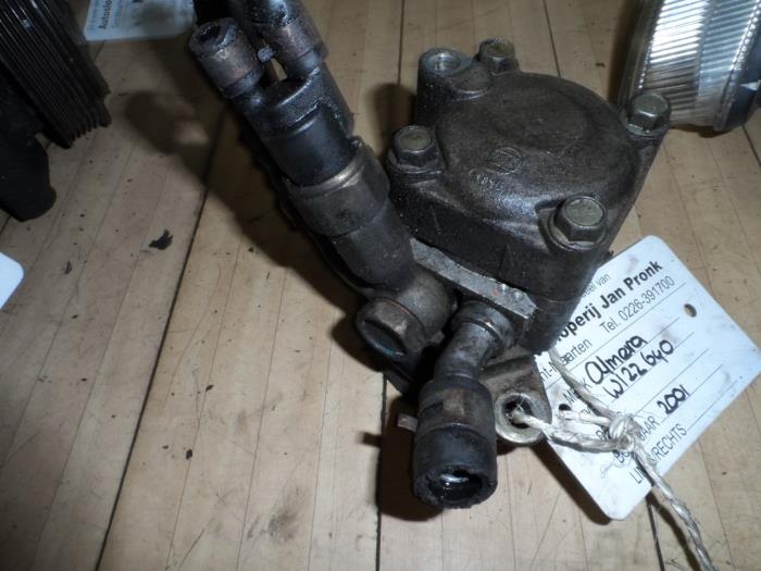 Gebruikte Stuurpomp Nissan Almera (N16) 1.5 16V Prijs € 50,00 Margeregeling aangeboden door Autosloopbedrijf Jan Pronk B.V.