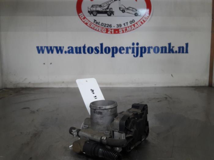 Gebruikte Gasklephuis Fiat Stilo (192A/B) 1.6 16V Prijs € 50,00 Margeregeling aangeboden door Autosloopbedrijf Jan Pronk B.V.