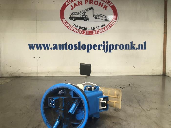 Gebruikte Tank element Pomp BMW 3 serie (E36/4) 316i Prijs € 40,00 Margeregeling aangeboden door Autosloopbedrijf Jan Pronk B.V.