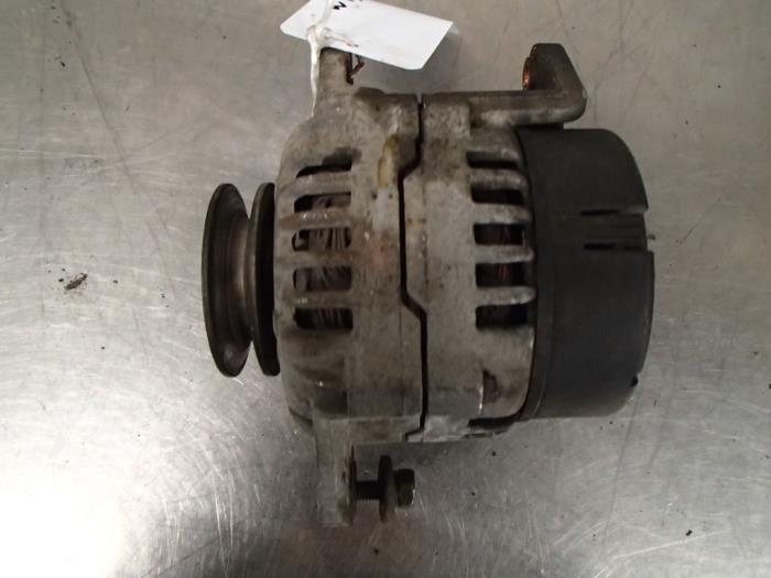 Gebruikte Alternator Nissan Terrano II (R20/TR50) 2.7 TDi Prijs € 50,00 Margeregeling aangeboden door Autosloopbedrijf Jan Pronk B.V.