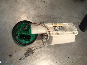 Gebruikte Benzinepomp BMW Mini One/Cooper (R50) 1.6 16V Cooper Prijs € 50,00 Margeregeling aangeboden door Autosloopbedrijf Jan Pronk B.V.