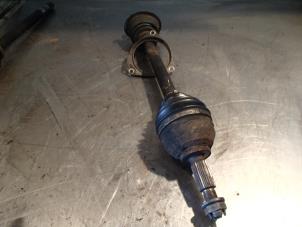 Gebruikte Homokineetas links-voor Renault Trafic New (FL) 2.5 dCi 16V 135 Prijs € 50,00 Margeregeling aangeboden door Autosloopbedrijf Jan Pronk B.V.