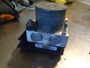 Gebruikte ABS Pomp Renault Modus/Grand Modus (JP) 1.6 16V Prijs € 75,00 Margeregeling aangeboden door Autosloopbedrijf Jan Pronk B.V.