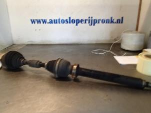Gebruikte Cardanas rechts-voor (VWA) Volvo V40 (VW) 1.9 D Prijs € 60,00 Margeregeling aangeboden door Autosloopbedrijf Jan Pronk B.V.