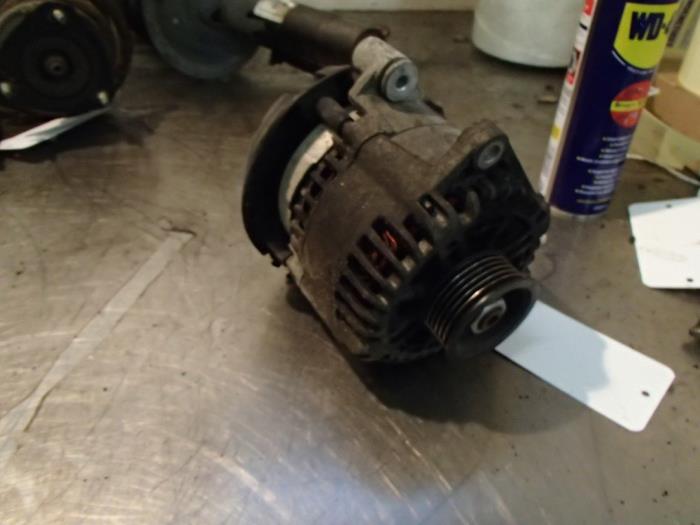 Gebruikte Dynamo Ford Transit Connect 1.8 TDdi LWB Euro 3 Prijs € 50,00 Margeregeling aangeboden door Autosloopbedrijf Jan Pronk B.V.