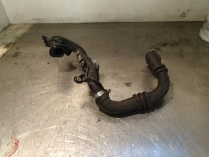 Gebruikte Intercooler Slang Renault Clio III (BR/CR) 1.2 16V TCe 100 Prijs € 75,00 Margeregeling aangeboden door Autosloopbedrijf Jan Pronk B.V.