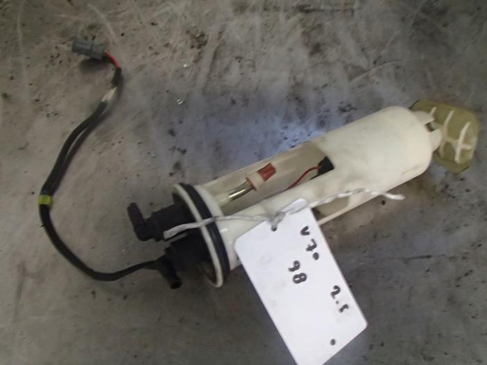 Gebruikte Tank element Pomp Volvo V70 (GW/LW/LZ) 2.5 T Turbo 20V AWD Prijs € 50,00 Margeregeling aangeboden door Autosloopbedrijf Jan Pronk B.V.
